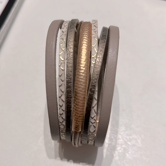 Taupe Gold White Leather Wrap bracelet Francesca’s - Picture 2 of 2